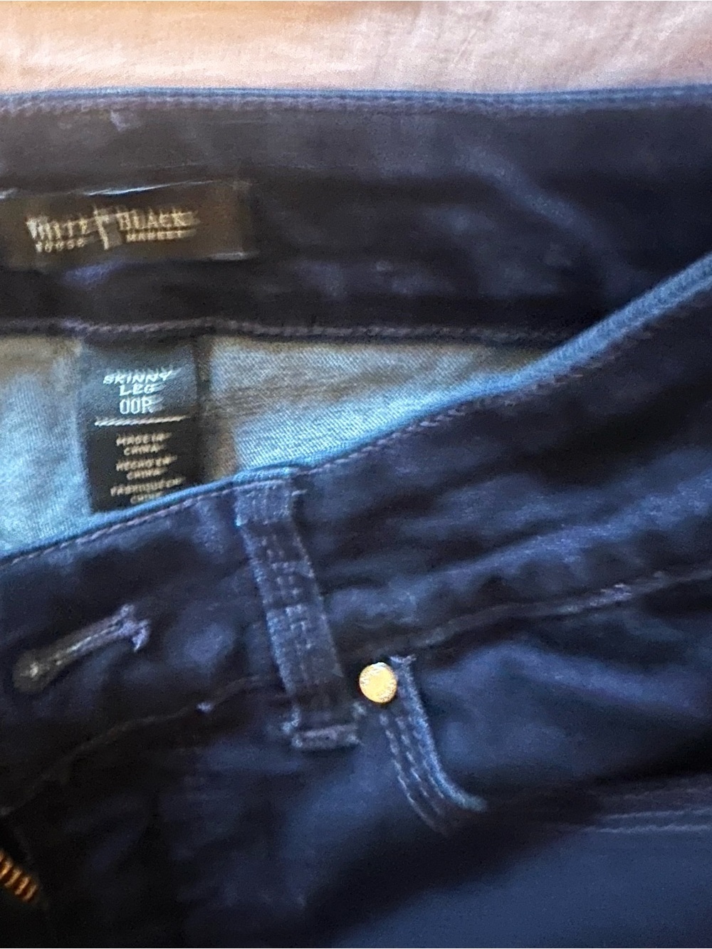 White House Black Market woman’s Skinny Leg Jeans - Navy